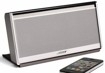 Bose представила беспроводную компактную акустическую систему SoundLink