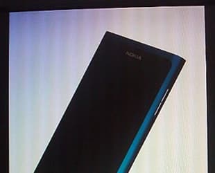 В Сети появилось первое изображение смартфона Nokia 703 с ОС Windows Phone