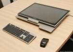 Экран моноблочного ПК Samsung Series 7 можно располагать параллельно столу