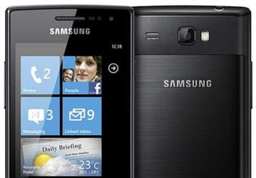 Смартфон Samsung Omnia W комплектуется ОС Windows Phone 7.5 Mango