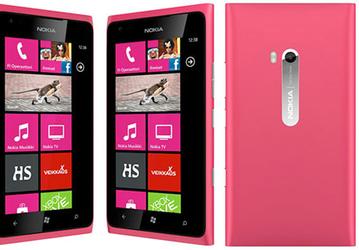 Смартфон Nokia Lumia 900 цвета фуксии «засветился» в финской рознице