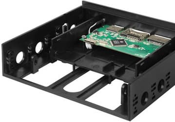 Sharkoon выпускает устройства для работы с картами памяти с интерфейсом USB 3.0