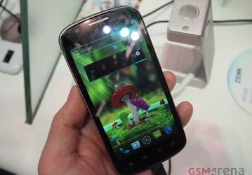 MWC 2012: ZTE показала смартфон PF112 под управлением Android 4.0