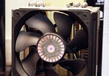 Cooler Master TPC 812: первое применение «вертикальной испарительной камеры»