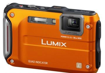 Защищённая камера Panasonic LUMIX FT4 не боится воды, ударов, пыли и мороза