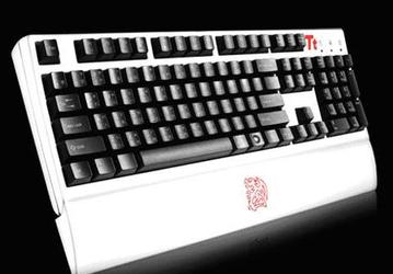 Игровая клавиатура Tt eSPORTS MEKA G1 COMBAT WHITE выкрашена в белый цвет