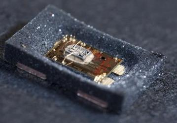 CES 2012: NXP показала сверхкомпактный высокоточный MEMS-синтезатор частоты