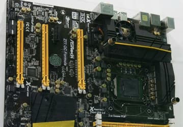 Системная плата ASRock Z77 OC Formula ориентирована на любителей разгона