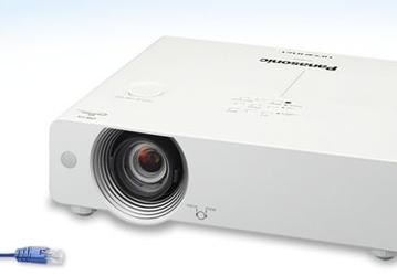 Panasonic впервые в мире использует в компактном проекторе технологию HDBaseT