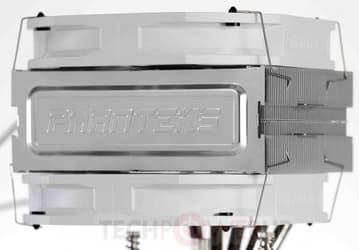 Процессорный кулер Phanteks PH-TC14CS располагается параллельно системной плате