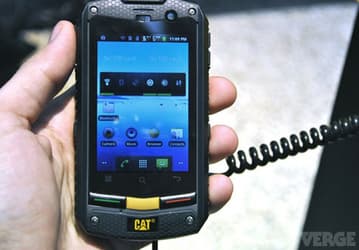 CeBIT 2012: Caterpillar показала защищенный смартфон CAT B10