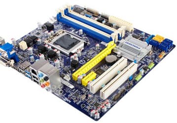 Платы Foxconn H77M типоразмера mATX походят для создания домашних медиацентров