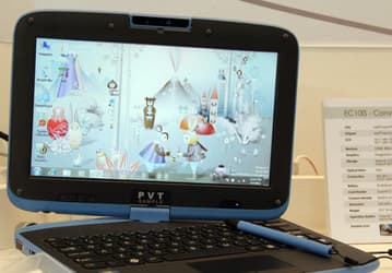 CeBIT: фоторепортаж со стенда ECS — ученический компьютер EC10IS и адаптер ECS Wi-Bridge 