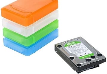Logitec предложила хранить HDD  в разноцветных пластиковых контейнерах