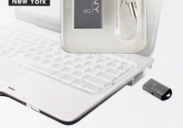 PNY Mini M1 — флэш-накопитель, который по двум габаритам не превышает разъем USB
