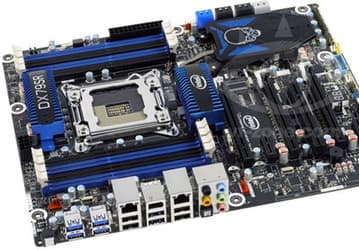Intel оснастила системную плату DX79SR на чипсете X79 Express восемью портами SATA