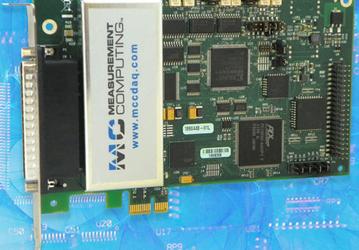 Плата ввода-вывода PCIe-DAS1602/16 для шины PCI Express имеет 16 аналоговых входов