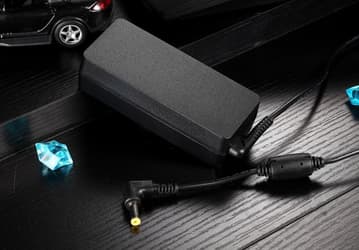 Huntkey представляет адаптер питания для ноутбуков 65W ES Ultra Edition