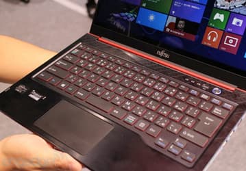 Fujitsu показала ультрабук и планшет под управлением Windows 8