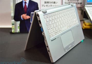 Крышка ультрабука Panasonic CF-AX2 вращается на угол более 300 градусов
