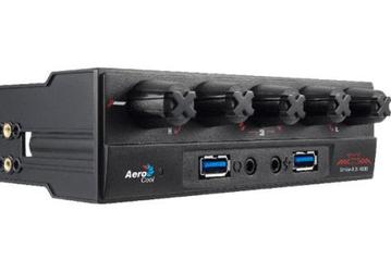 AeroCool Strike-X X-1000 — панель с реобасом и USB 3.0