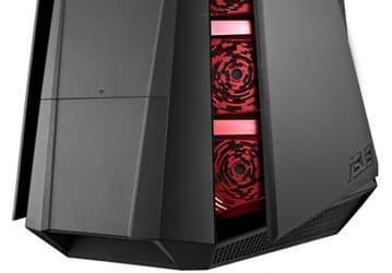 Процессор Intel Core i7-3960X игрового настольного ПК ASUS ROG TYTAN CG8890 имеет водяное охлаждение