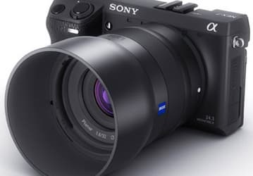 Zeiss готовит автофокусные объективы для беззеркальных камер Fuji и Sony