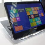 Samsung привезла на IFA ноутбук с двумя экранами, работающий под управлением Windows 8