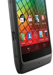 Motorola и Intel представили смартфон RAZR i с процессором Intel Atom частотой 2 ГГц