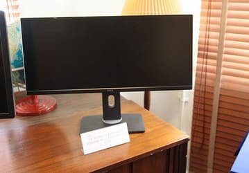 Разрешение 29-дюймового монитора Dell U2913WM равно 2560 x 1080 пикселей