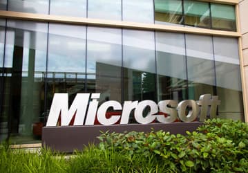 За год квартальный доход Microsoft вырос на 18%, до 20,49 млрд. долларов