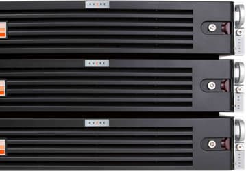 Конфигурация гибридного хранилища Avere FXT 3800 включает 144 ГБ DRAM, 2 ГБ NVRAM, 800 ГБ SSD и 7,8 ТБ HDD