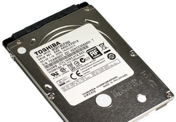 Толщина жестких дисков серии Toshiba MQ01ACF равна 7 мм