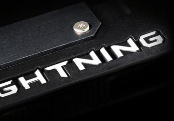 Четыре снимка фрагментов 3D-карты MSI GeForce GTX 780 Lightning дают некоторое представление о системах ее охлаждения и питания