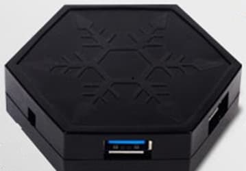 Конструкторы хаба USB 3.0 SilverStone EP01 придумали простой способ закреплять его на корпусе ПК
