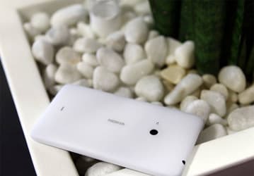 Компания Nokia работает над модификацией смартфона Nokia Lumia 625 с поддержкой двух карт SIM