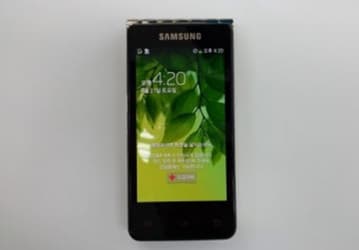 Появились изображения смартфона Samsung Galaxy Folder, выполненного в форм-факторе «раскладушки»