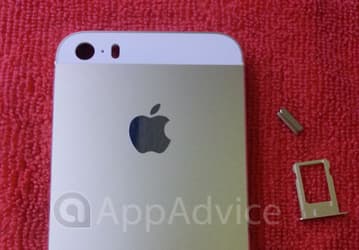 На новых снимках смартфона iPhone 5S видны белые пластиковые вставки и место для вспышки на двух светодиодах