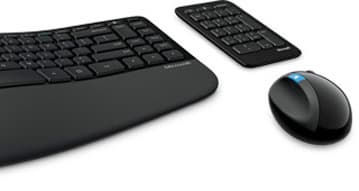 В комплект Microsoft Sculpt Ergonomic Desktop входит клавиатура и мышь