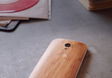 В веб-сервисе Moto Maker для смартфона Moto X стала доступна задняя крышка из бамбука