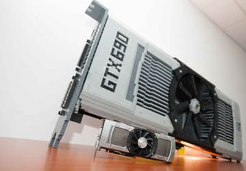 Фанат Nvidia создал видеокарту длиной чуть менее 2 м