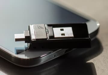 Leef анонсирует продажи «первого в своем роде» флэш-накопителя с интерфейсом USB 3.0, совместимого с мобильными устройствами