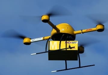 Оказывается, над проектами по доставке товаров при помощи летательных аппаратов, работают ещё несколько компаний