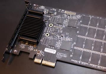 OCZ показала на CES 2013 твердотельный накопитель Vector в виде карты расширения PCI Express