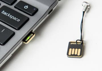 Google экспериментирует с аутентификацией с использованием аппаратных средств