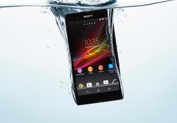 Sony планирует выпуск смартфона Xperia ZR, способного работать под водой