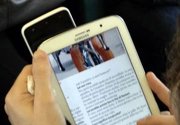 Samsung Galaxy Note 8.0 позирует на «живых» фото