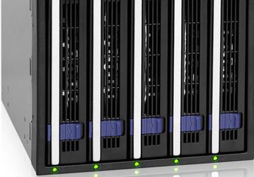 Корзина Icy Dock FatCage MB155SP-B рассчитана на пять накопителей