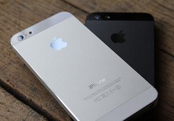 Apple тестирует прототипы планшета и смартфона, которые больше существующих моделей