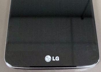 В Сети появились качественные фото и видео смартфона LG Optimus G2